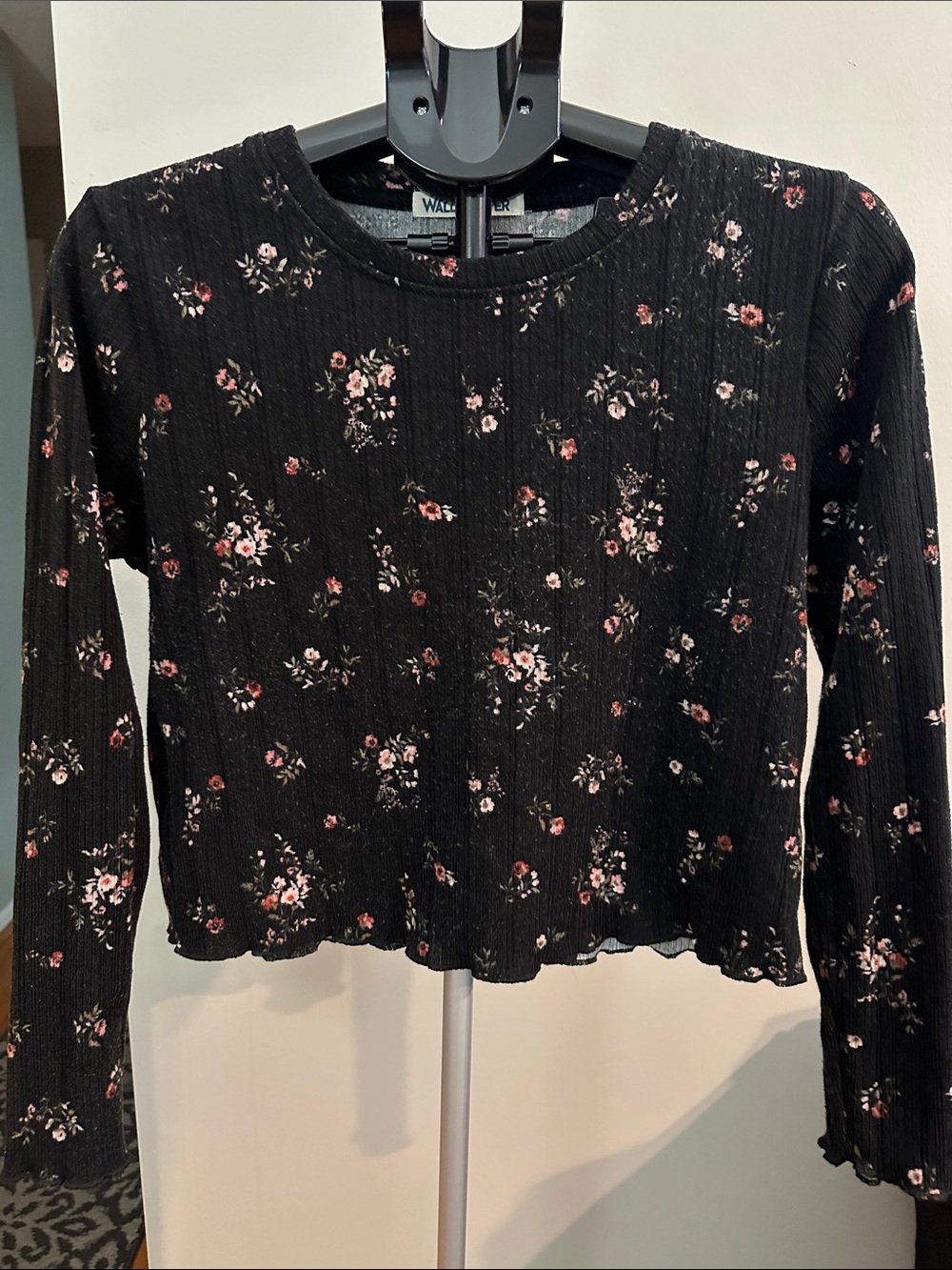 Wallflower Ribbed Crop Top Women XL Black Floral Lettuce Edge Coquette SoftAlt